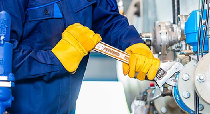 Como eliminar o ar do sistema hidráulico antes de colocar um cilindro sob carga?